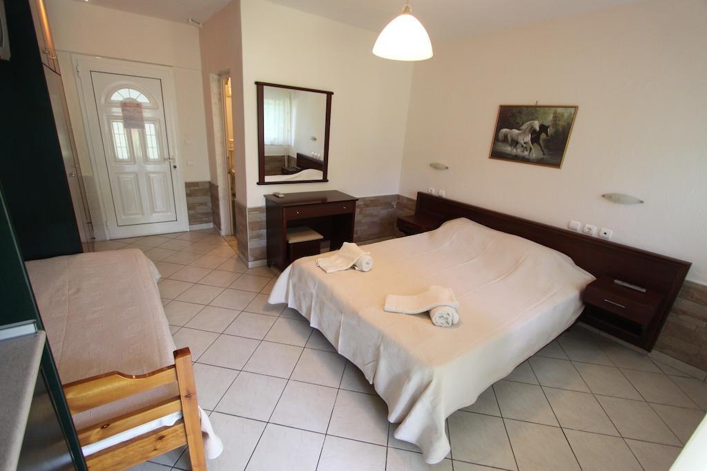 Badis Haus Apartman Toróni Szoba fotó